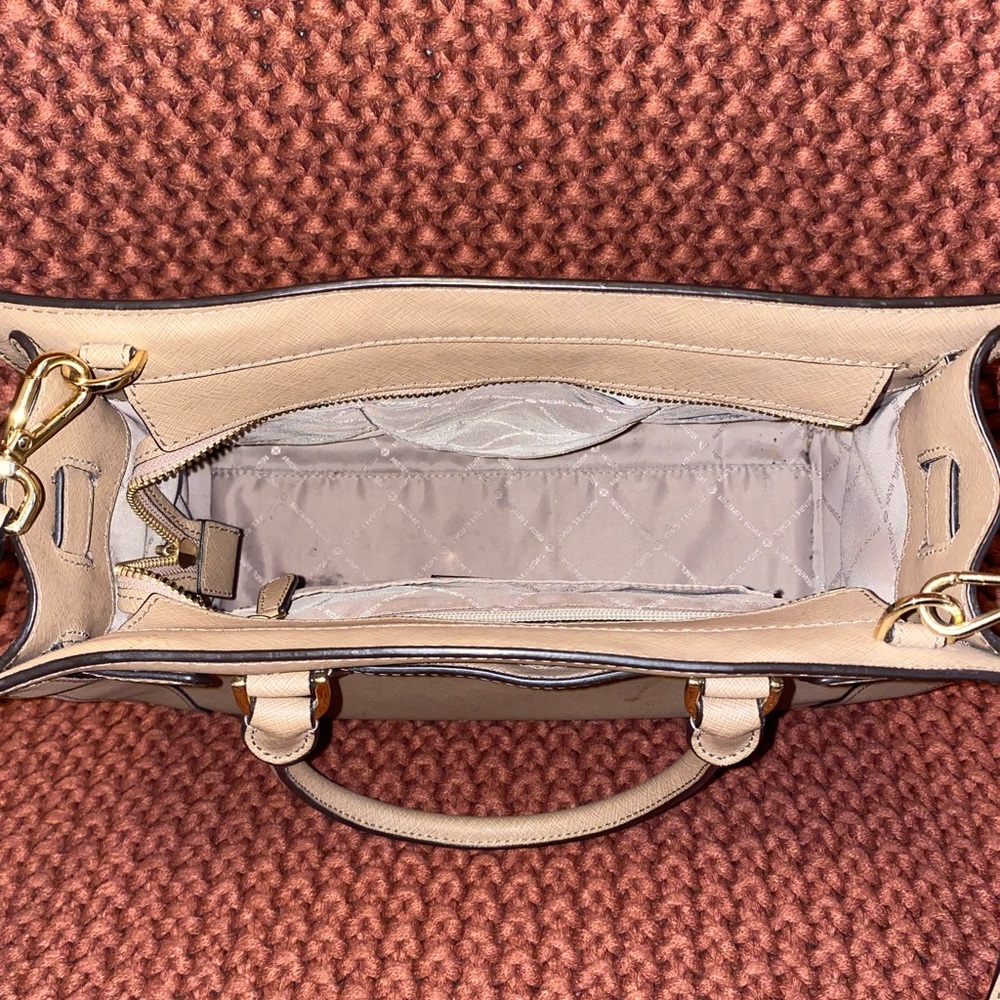 Michael Kors Purse - Picture 3 of 4